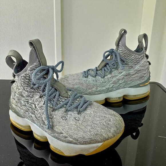 NIKE Lebron XV 922811-005 Wolf Grey Metallic Gold Sneakers - Picture 1 of 10